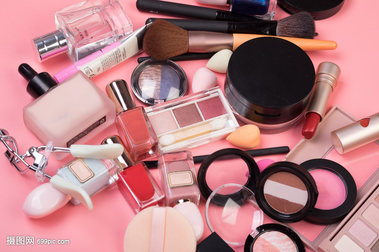 從“亂”到“序” 化妝品與衛(wèi)生用品的收納智慧